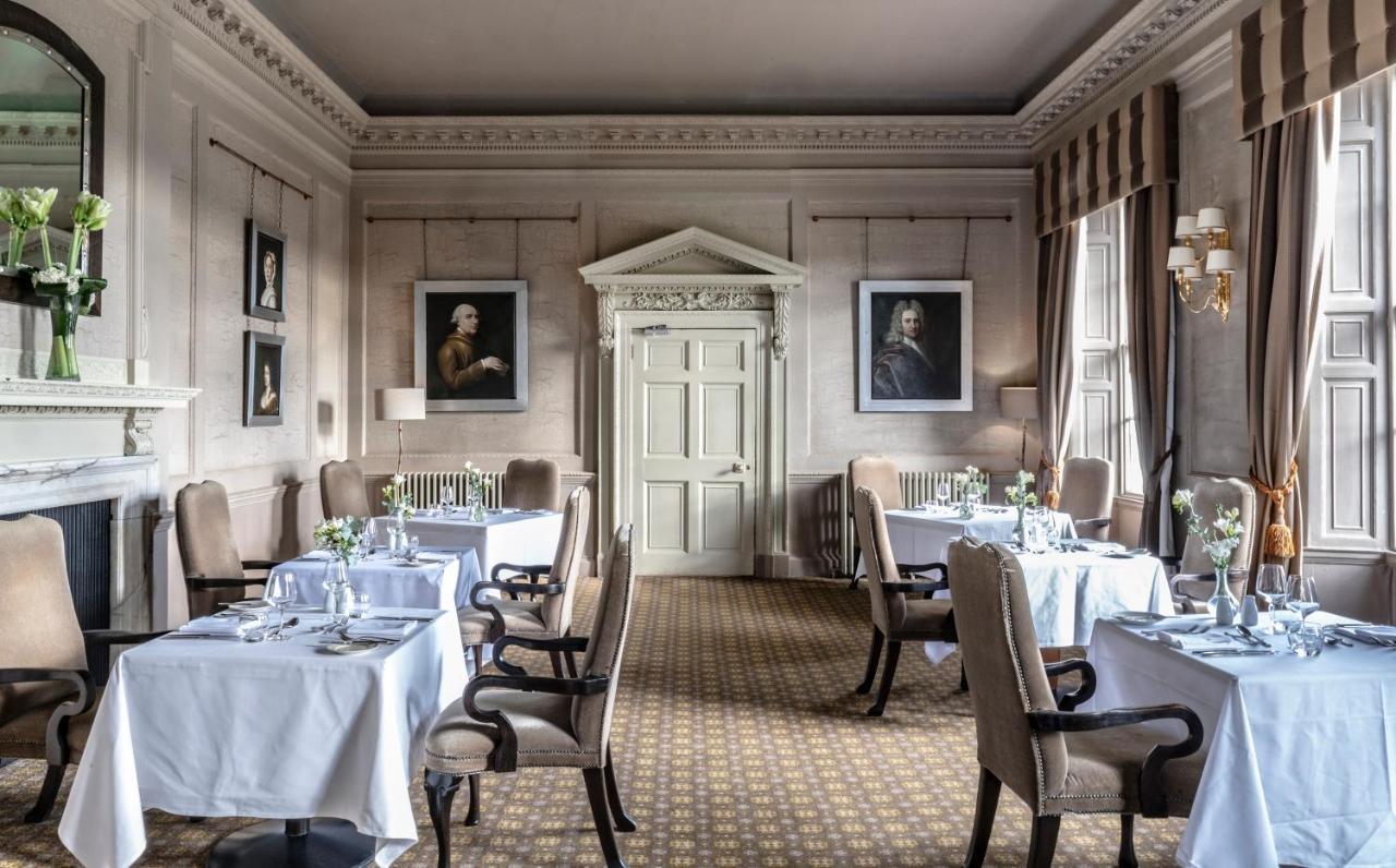 Wood Hall Hotel & Spa Уэтерби Экстерьер фото