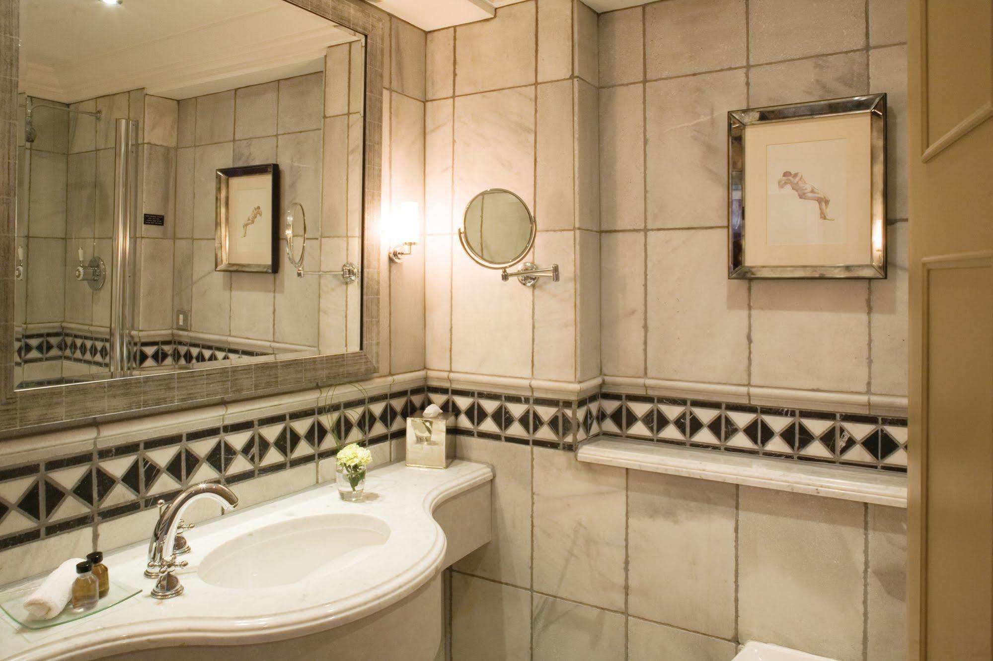 Wood Hall Hotel & Spa Уэтерби Экстерьер фото